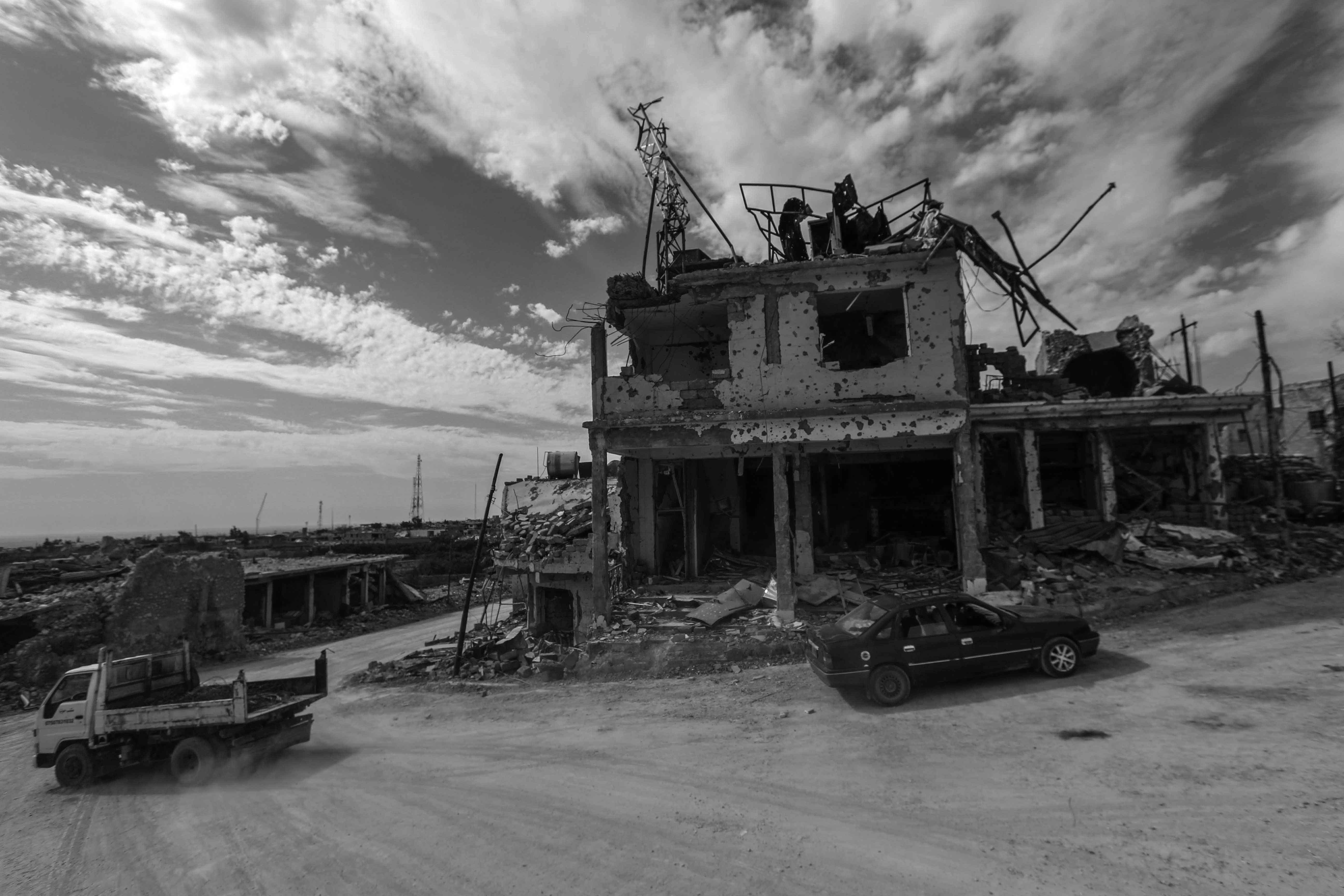 ما زالت المدينة الواقعة في محافظة نينوى مدمرة الى حد كبير (تصوير: شفان هركي)